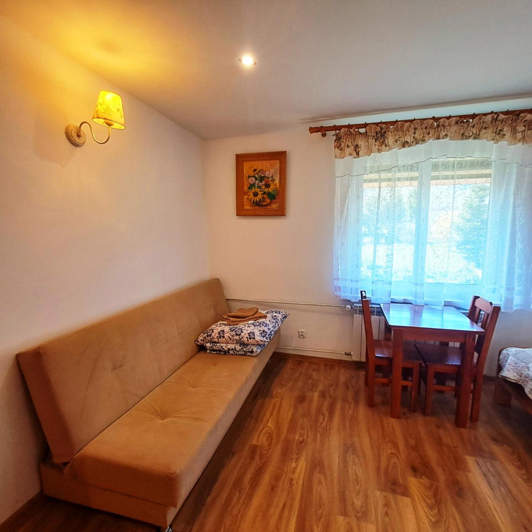 Wichrowe Wzgorza Hotel Strzebowiska Ngoại thất bức ảnh