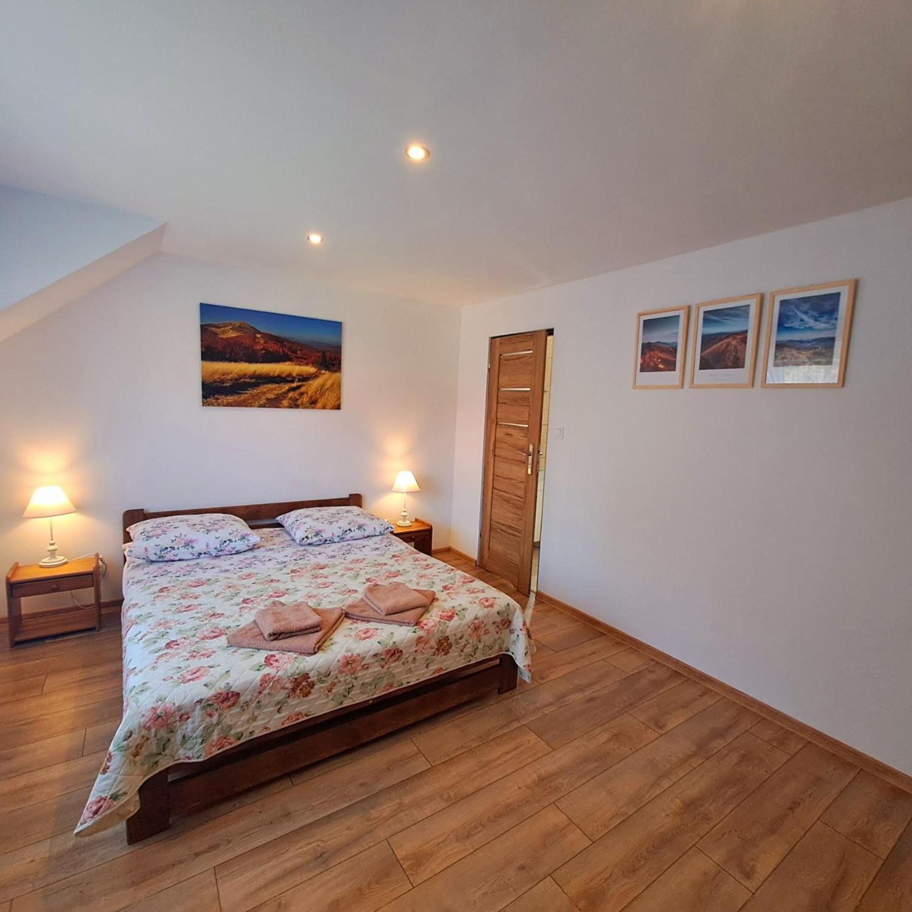 Wichrowe Wzgorza Hotel Strzebowiska Ngoại thất bức ảnh