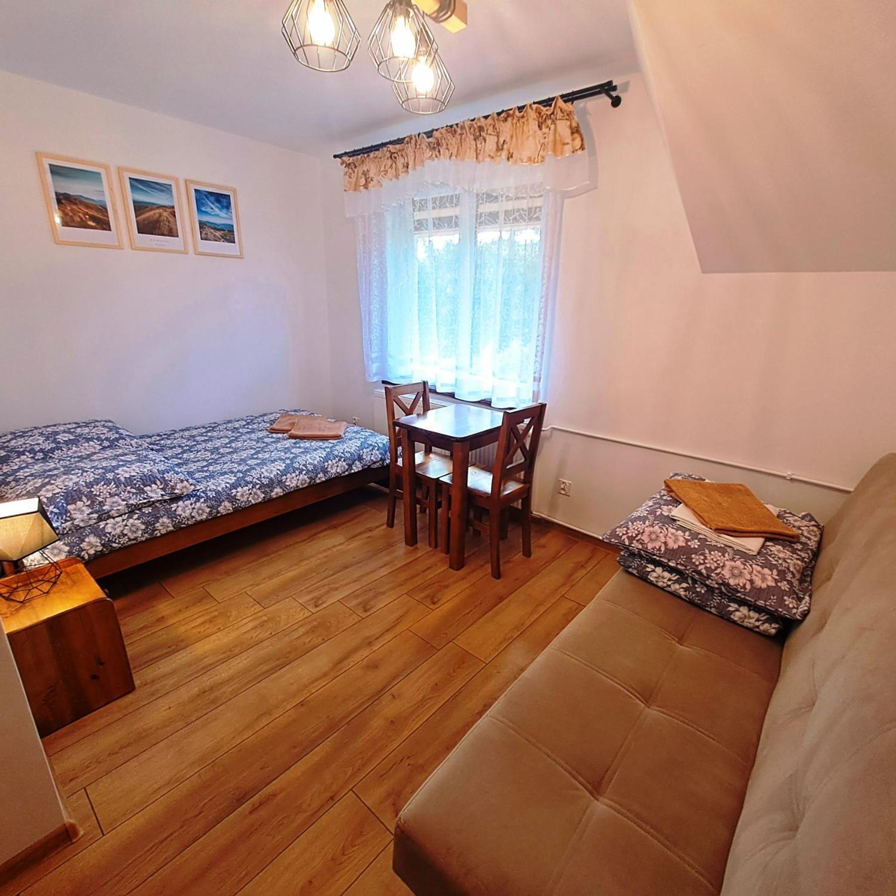 Wichrowe Wzgorza Hotel Strzebowiska Ngoại thất bức ảnh